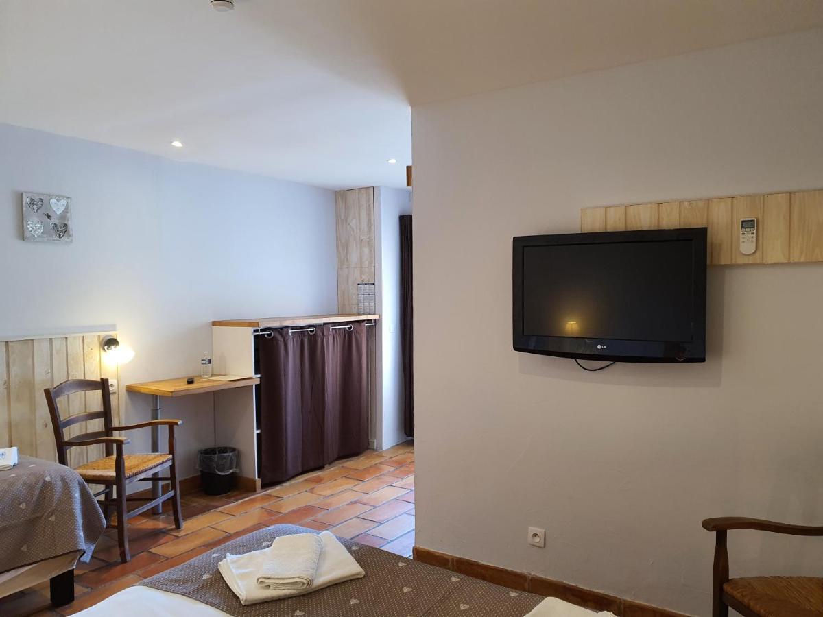 Hotel Logis Restaurant L'escarbille 3*
